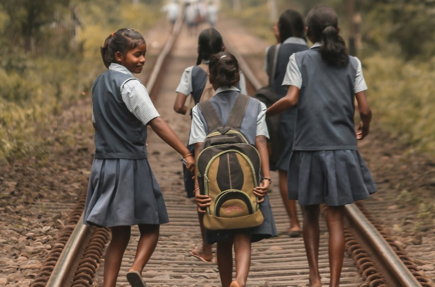 wmc_features_students_walking_Photo-by-Saeed-Siddiqui-on-Unsplash_101525